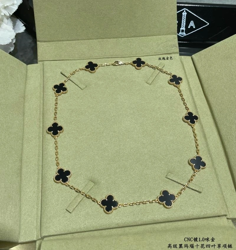 UrbanStyle Vca Necklaces 254679