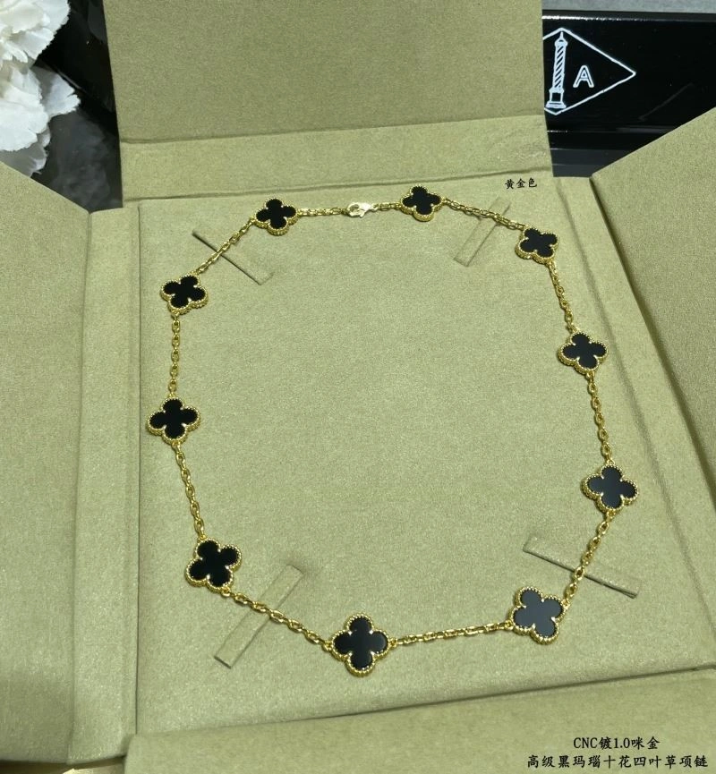 UrbanStyle Vca Necklaces 254679