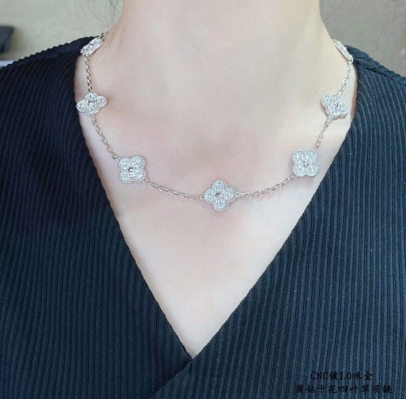 Vca Necklaces Youthful 254680
