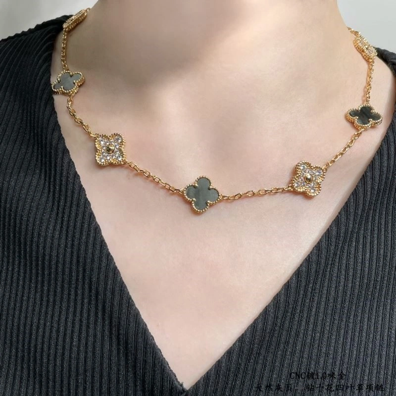 Vca Necklaces SmartChoice 254645