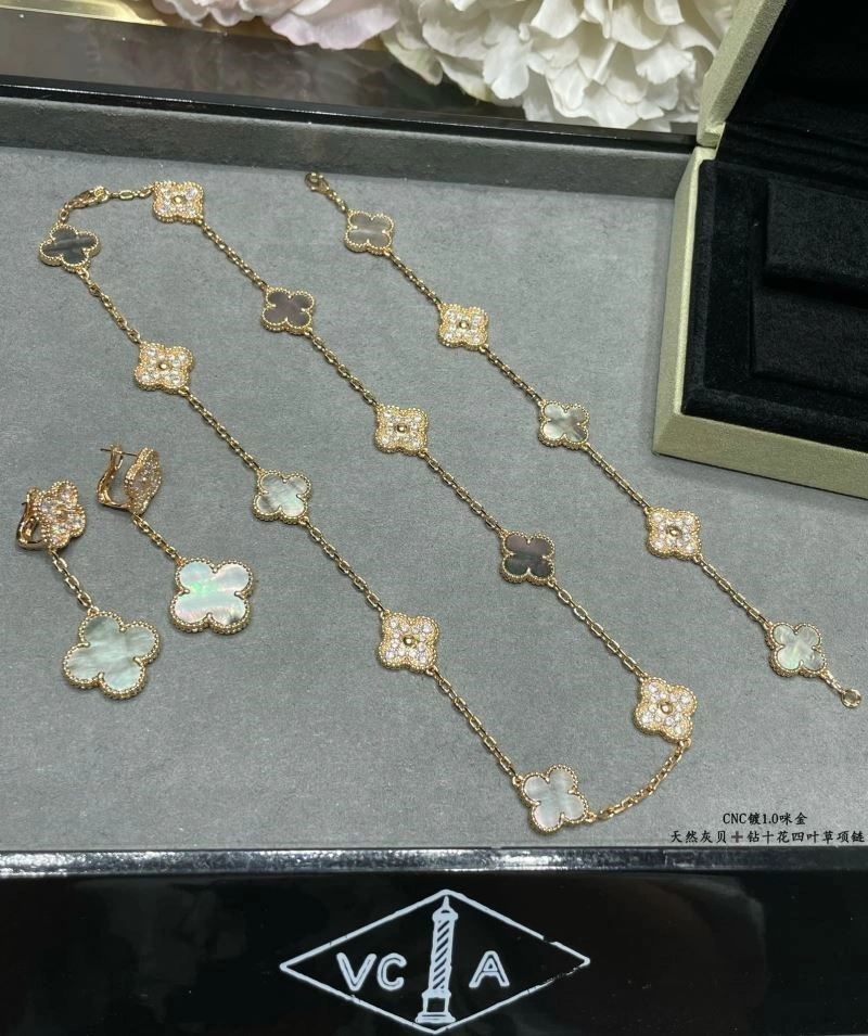 Vca Necklaces SmartChoice 254645