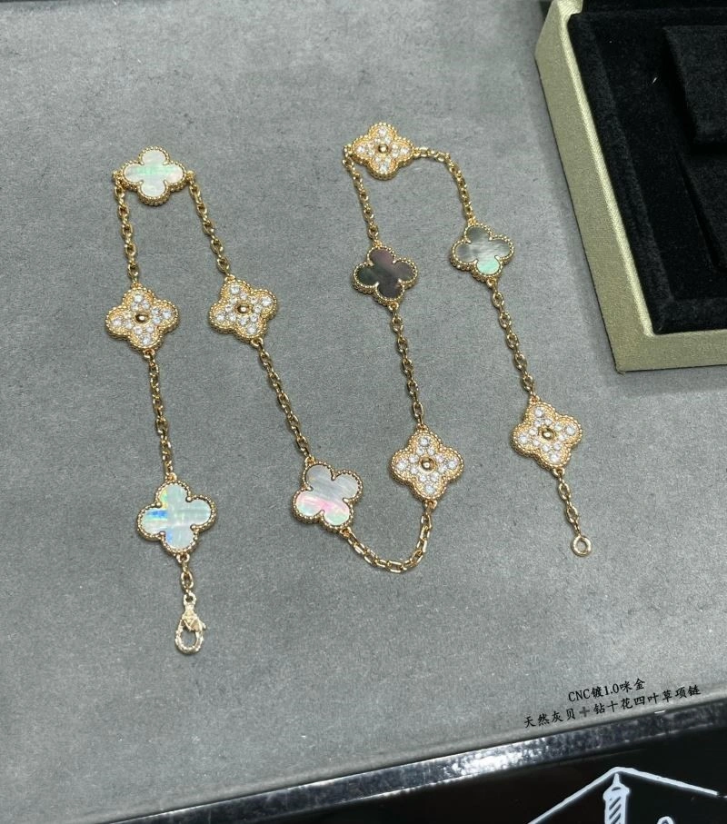 Vca Necklaces SmartChoice 254645