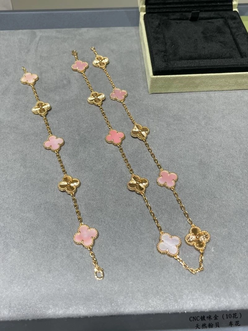 Vca Necklaces Sophisticated 254643