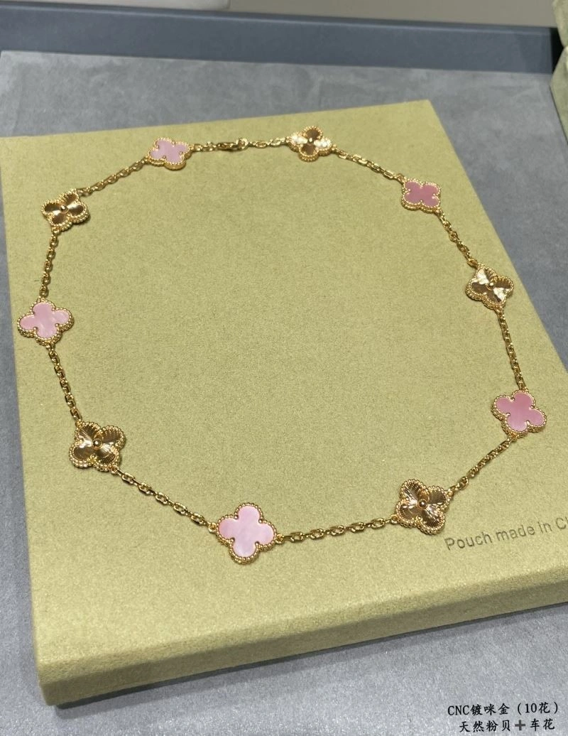 Vca Necklaces Sophisticated 254643