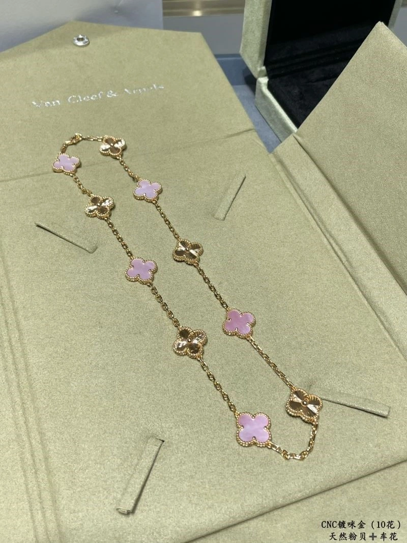 Vca Necklaces Sophisticated 254643