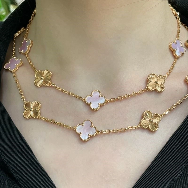 RelaxedFit Vca Necklaces 254610