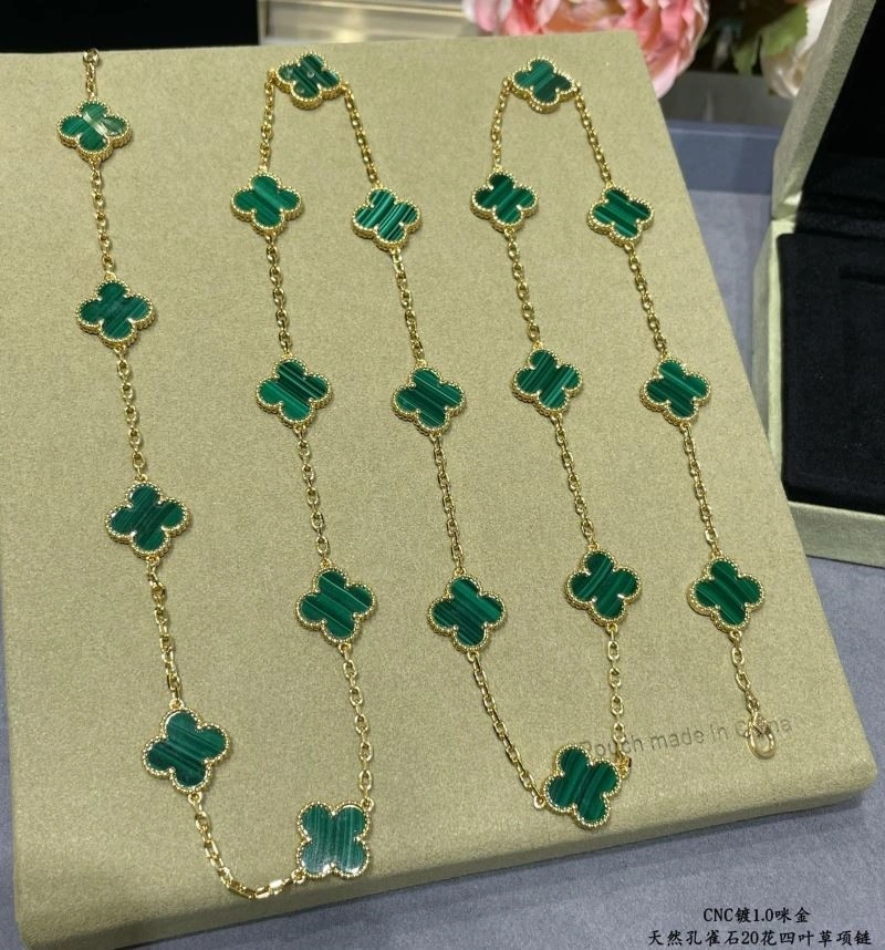 WeatherProof Vca Necklaces 254608