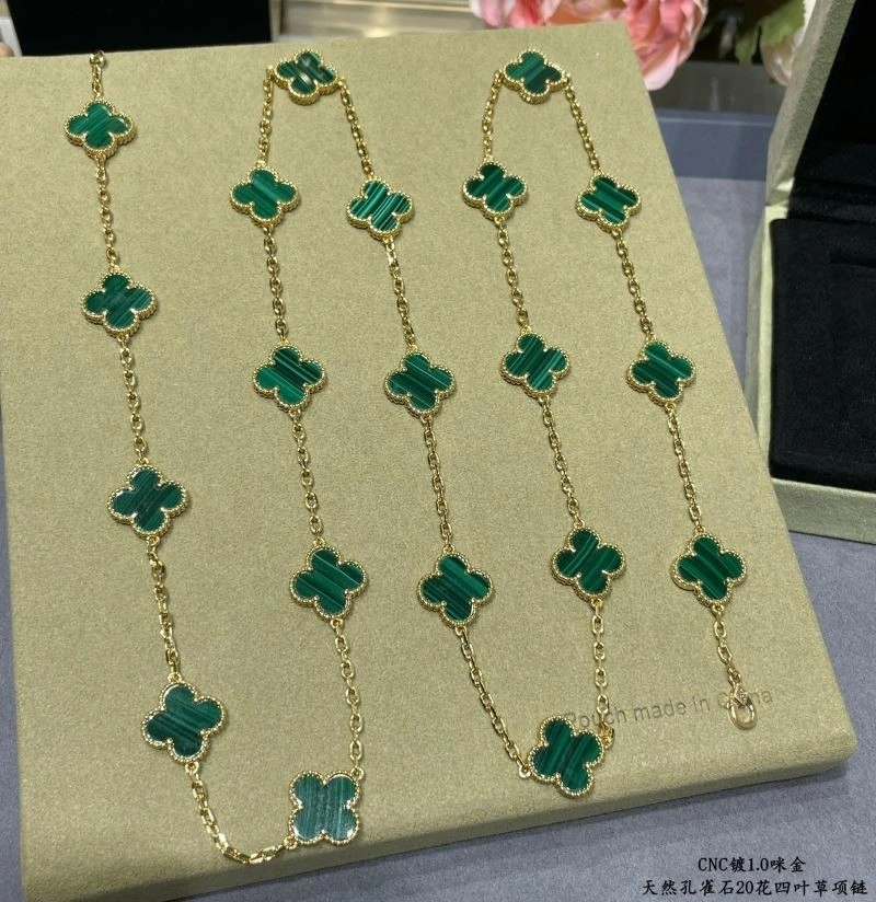 WeatherProof Vca Necklaces 254608