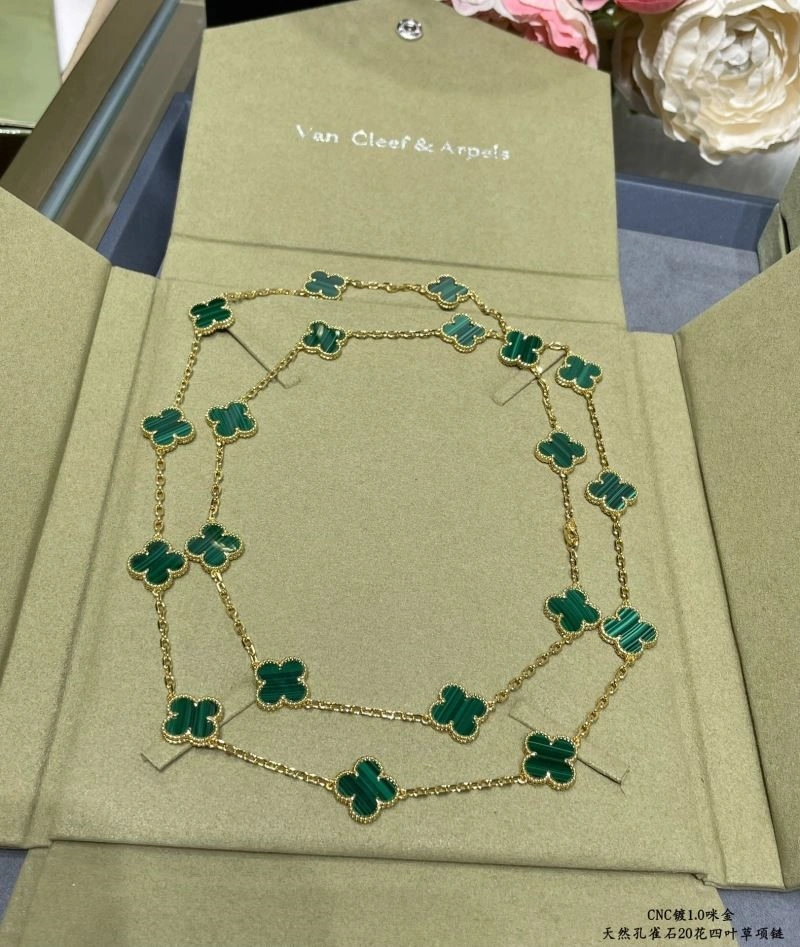 WeatherProof Vca Necklaces 254608