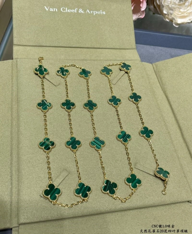 WeatherProof Vca Necklaces 254608