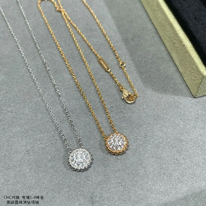 RelaxedFit Vca Necklaces 254629