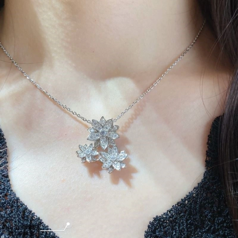TravelReady Vca Necklaces 254627