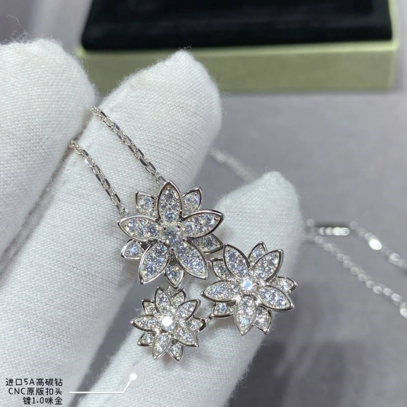 TravelReady Vca Necklaces 254627