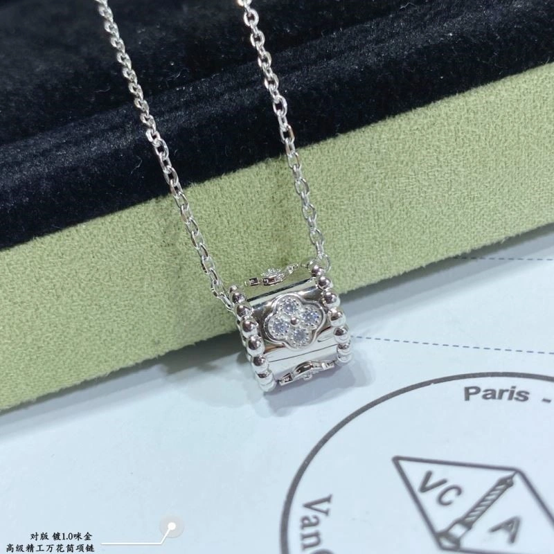 NewStyle Vca Necklaces 254640