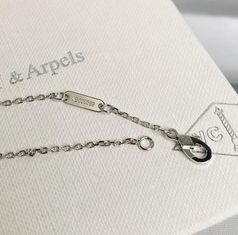 Vca Necklaces WaterResistant 254624