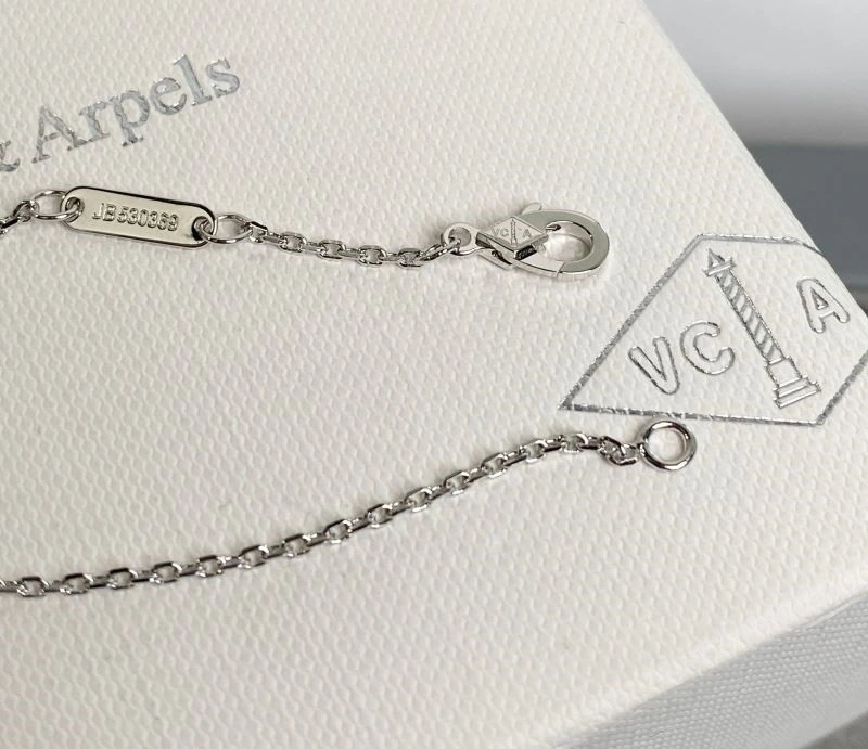 Vca Necklaces WaterResistant 254624
