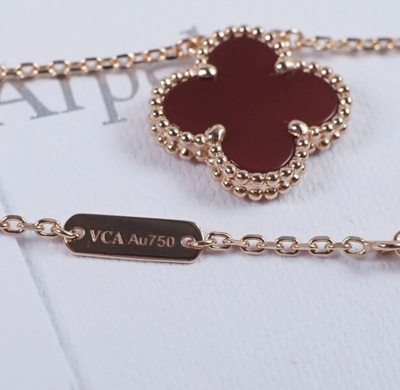 SunProtective Vca Necklaces 254556