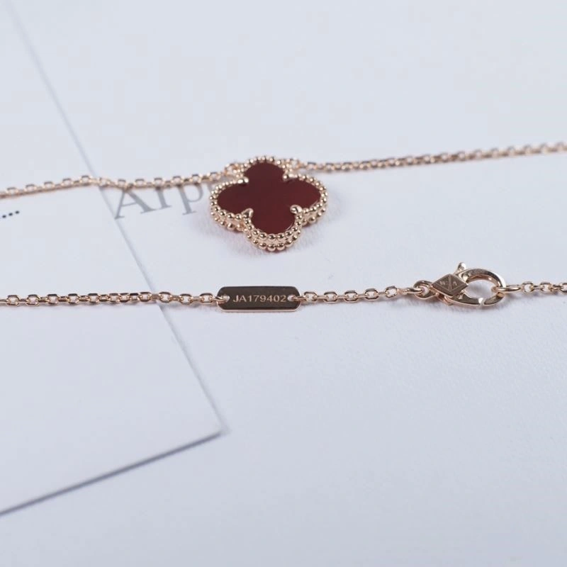 SunProtective Vca Necklaces 254556