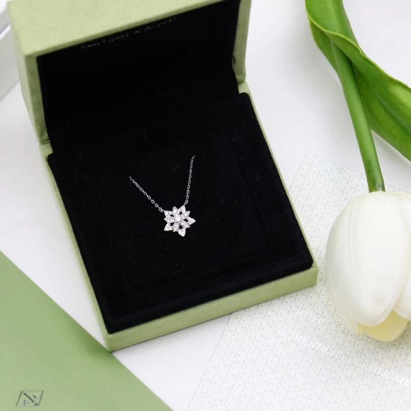 Youthful Vca Necklaces 254548