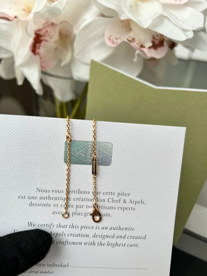 Vca Necklaces Neat 254526
