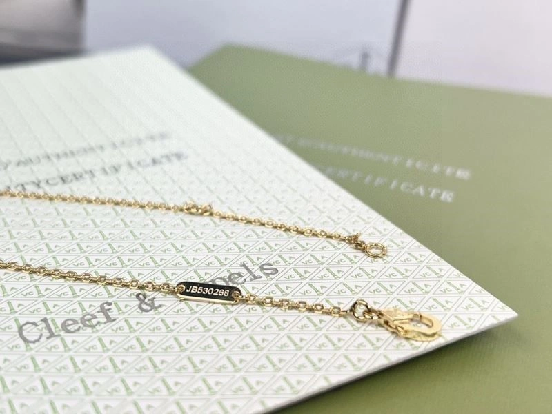 SmoothTexture Vca Necklaces 254523