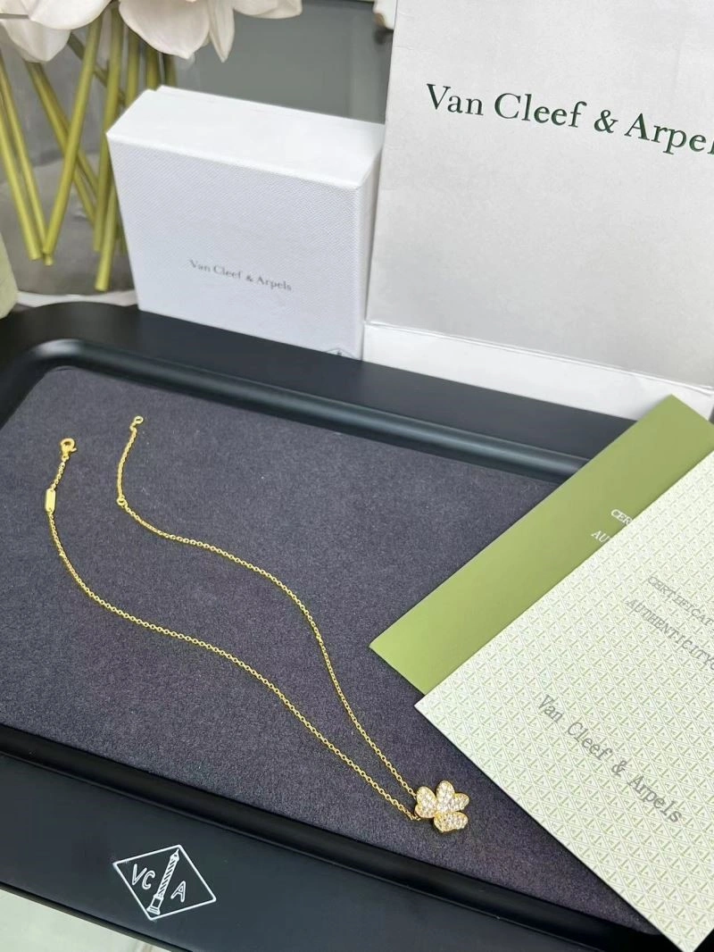 Vca Necklaces ZipUp 254495