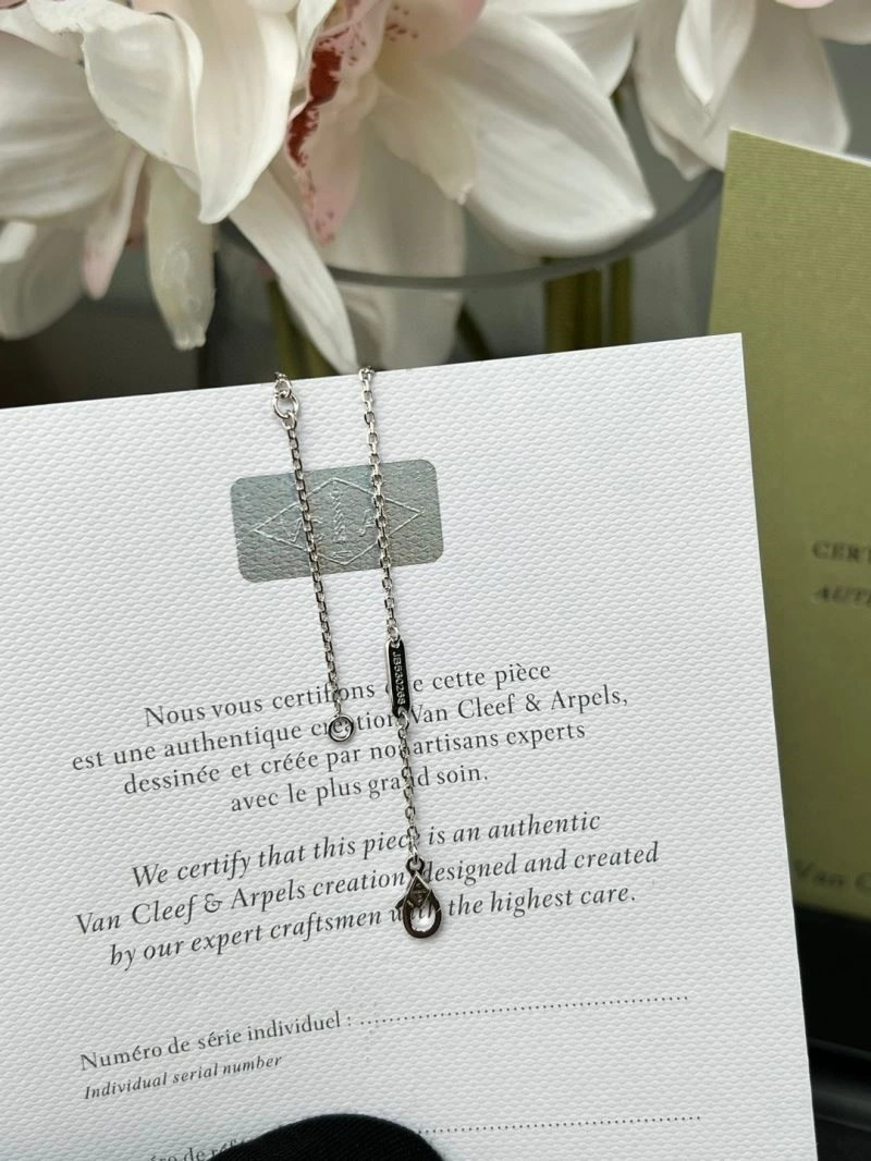 Vca Necklaces Versatile 254493