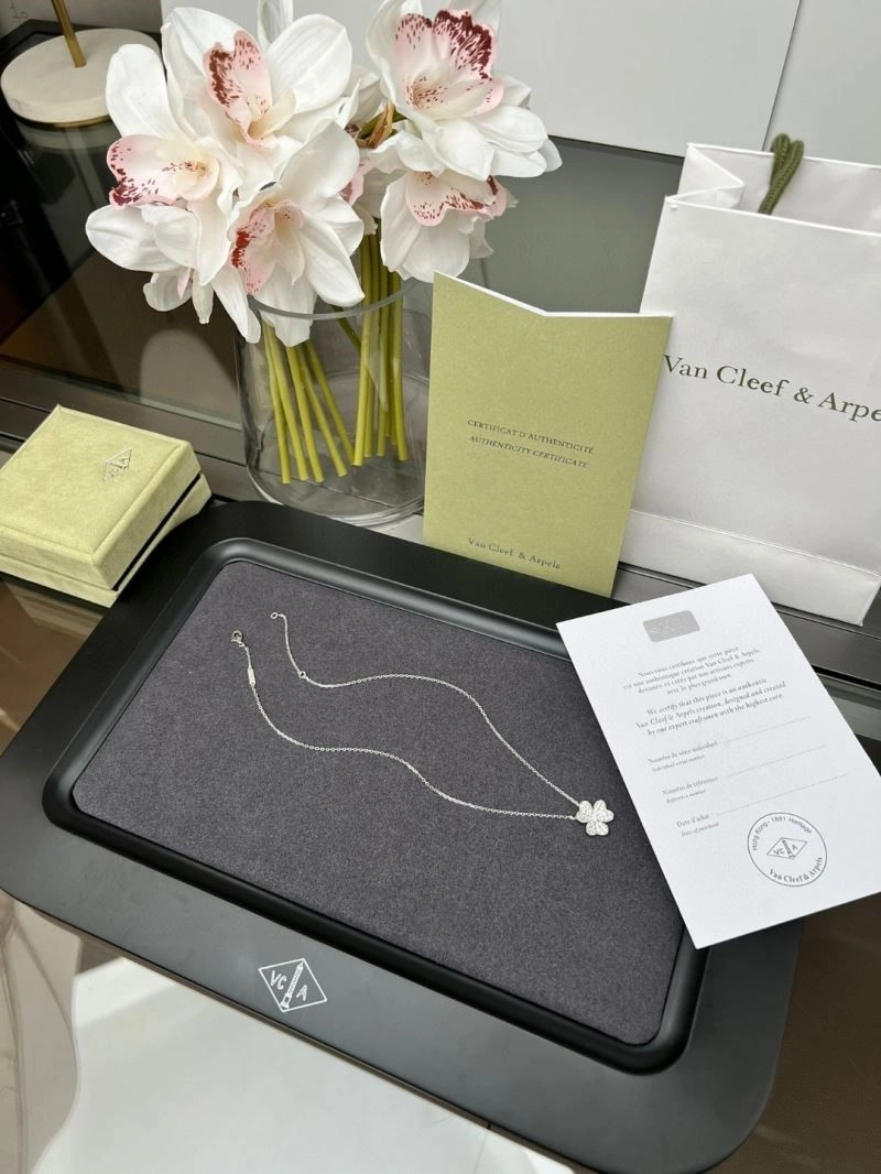 Vca Necklaces Packable 254498