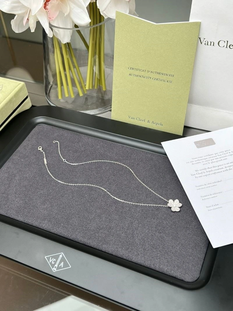 Vca Necklaces Packable 254498