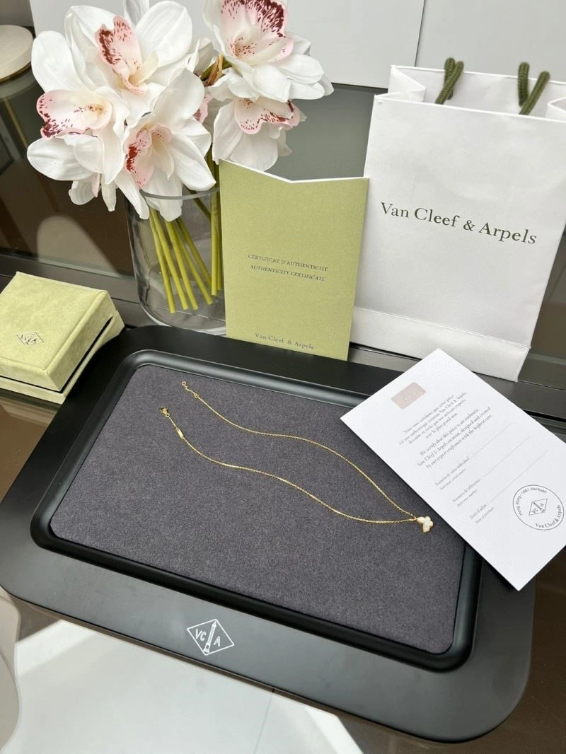 SmoothTexture Vca Necklaces 254489