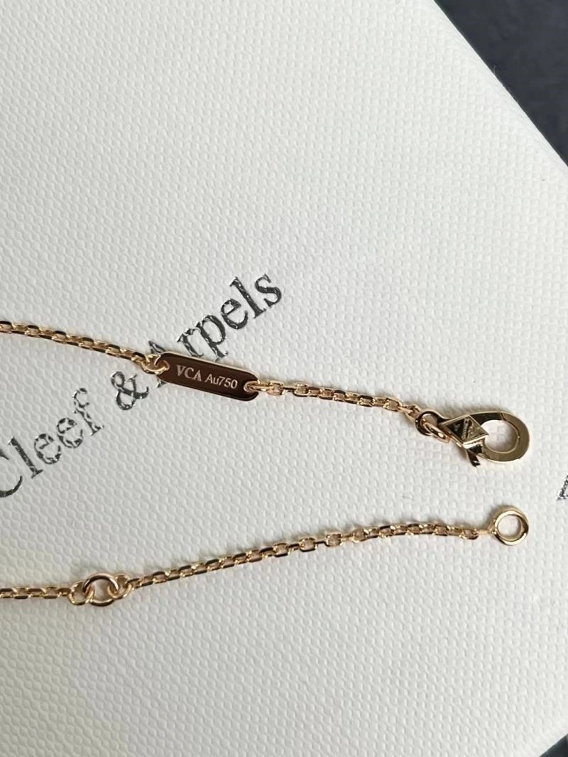 Vca Necklaces Modern 254515
