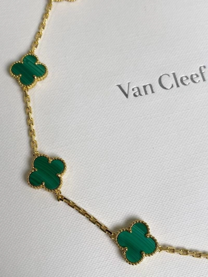 Refined Vca Necklaces 254511