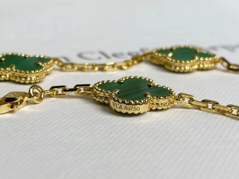Refined Vca Necklaces 254511