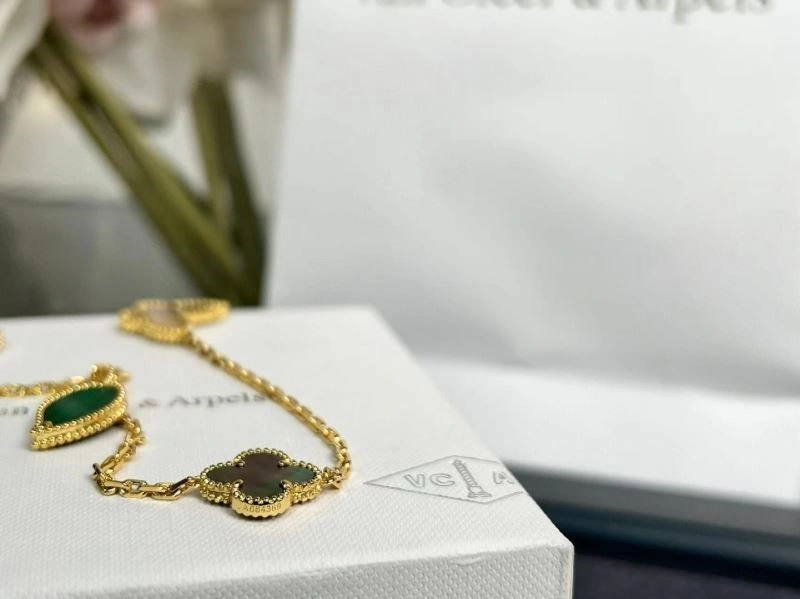 Vca Necklaces Neat 254497