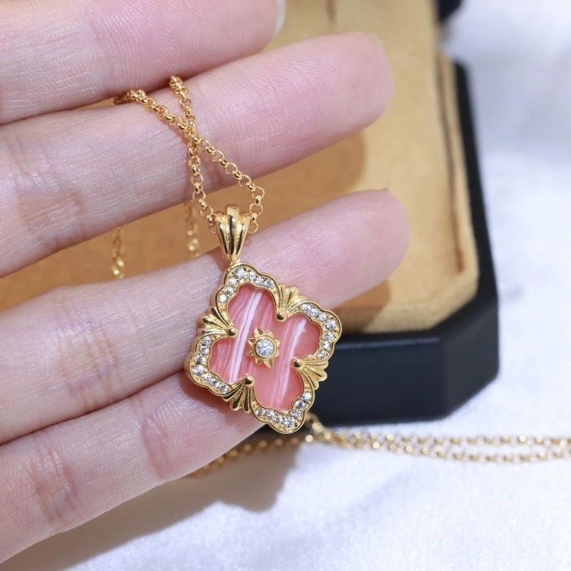 Vca Necklaces Resilient 254388