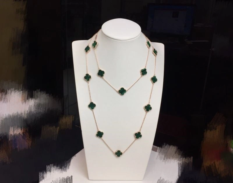 Compact Vca Necklaces 254375