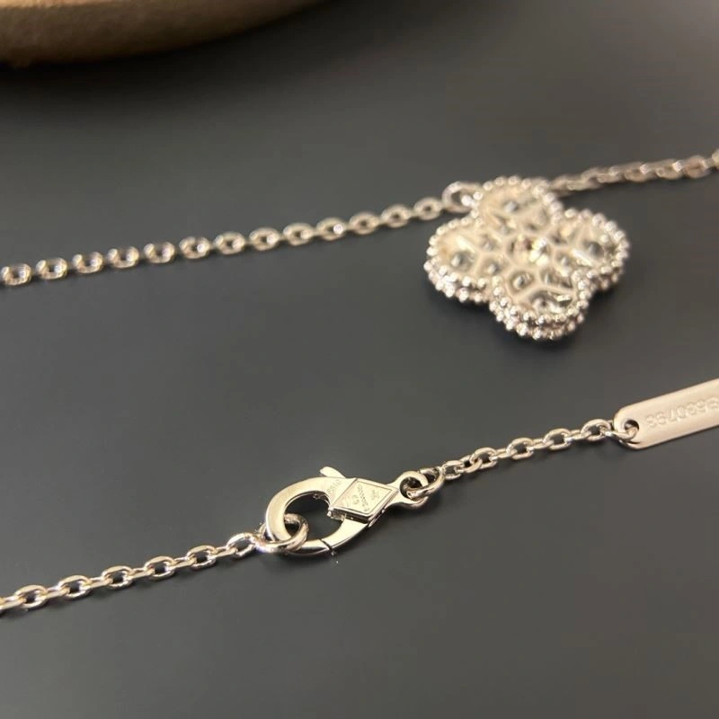 OdorResistant Vca Necklaces 254360