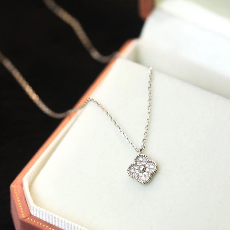 Snug Vca Necklaces 254357