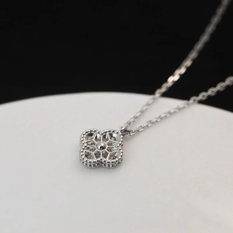 Snug Vca Necklaces 254357