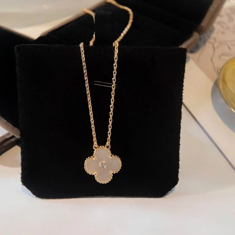Functional Vca Necklaces 254325