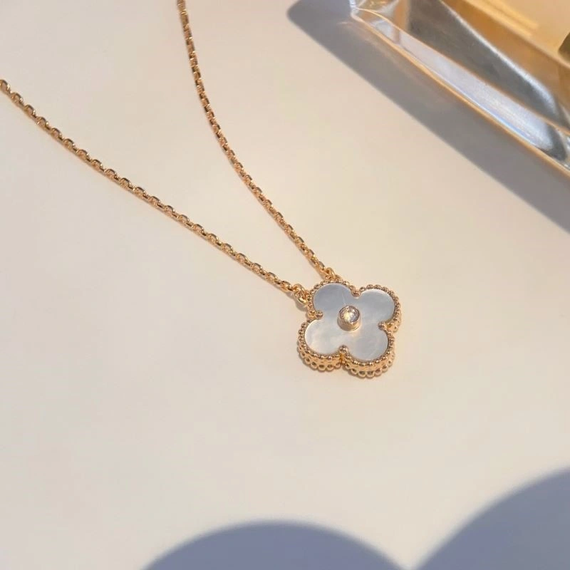 Functional Vca Necklaces 254325