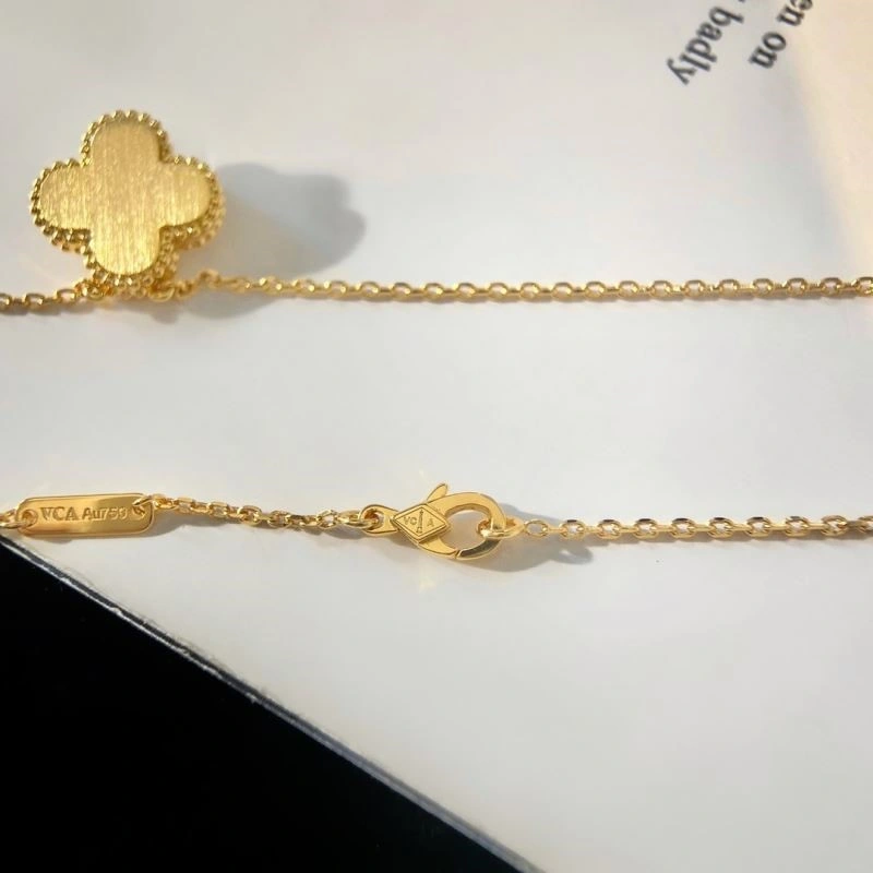 Functional Vca Necklaces 254325
