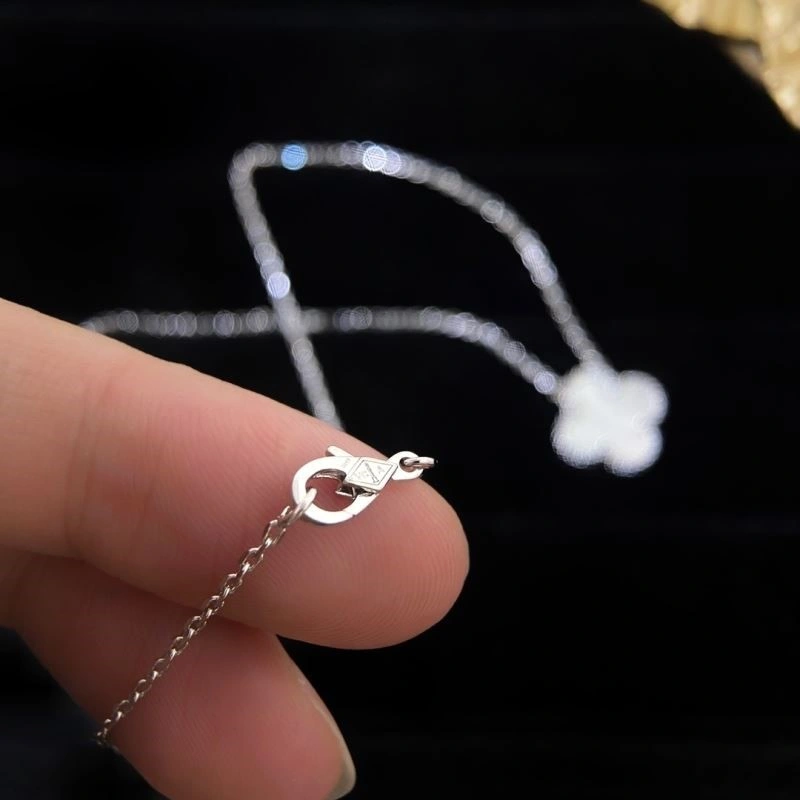 Vca Necklaces TravelReady 254356