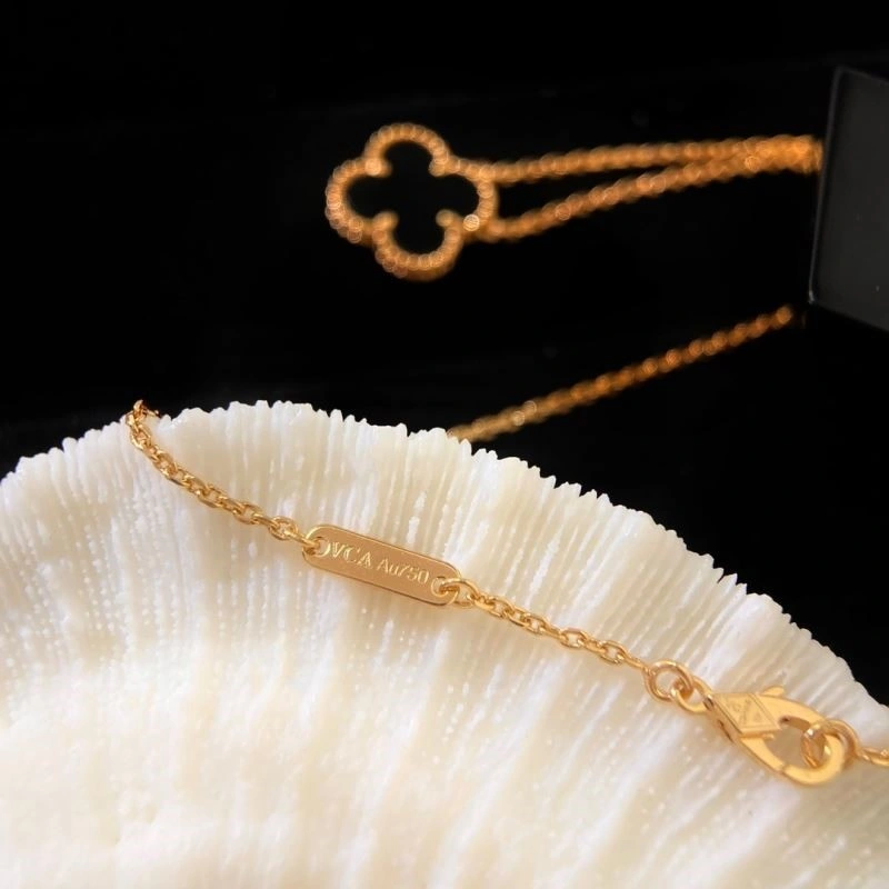 Vca Necklaces SunProtective 254334
