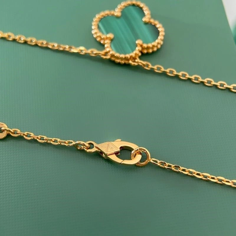 SmartChoice Vca Necklaces 254344