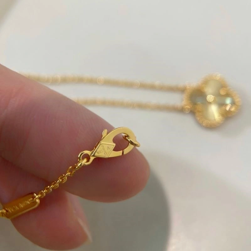 Vca Necklaces Stretchable 254332