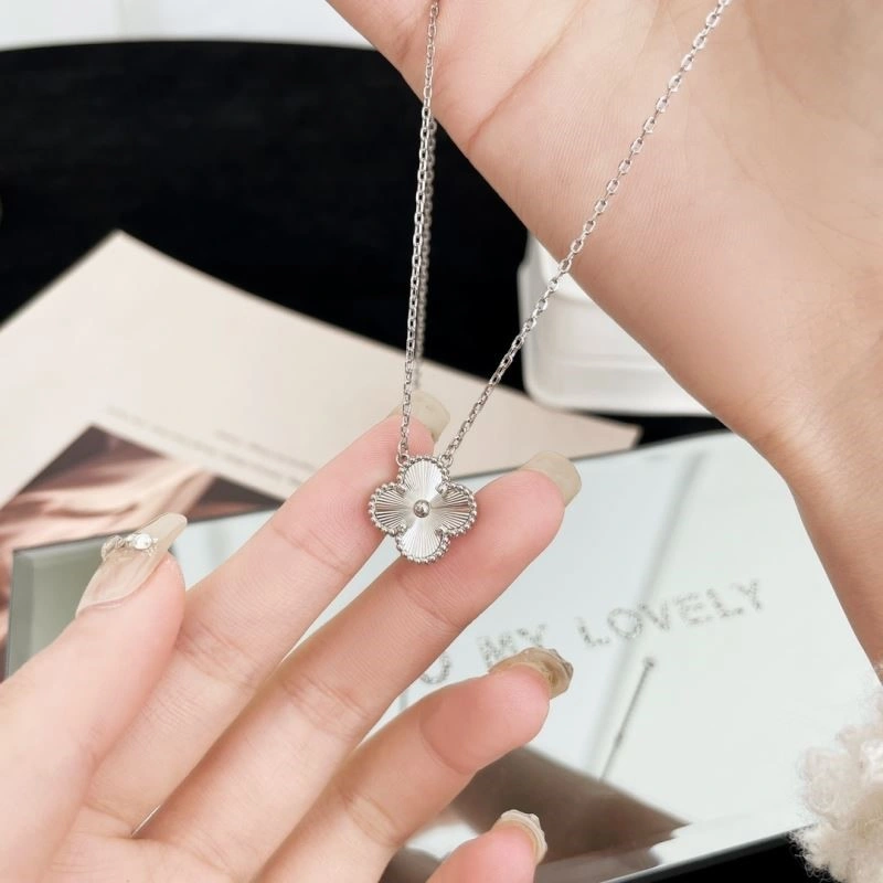 OdorResistant Vca Necklaces 254341