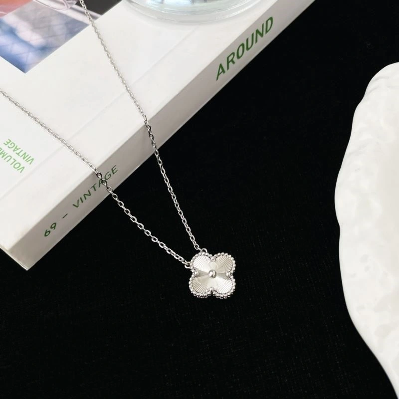 OdorResistant Vca Necklaces 254341