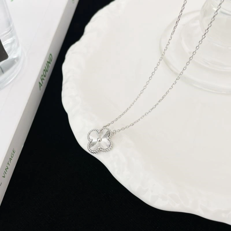 OdorResistant Vca Necklaces 254341
