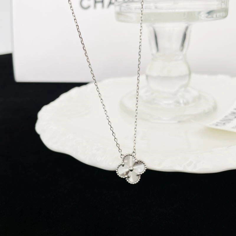 OdorResistant Vca Necklaces 254341